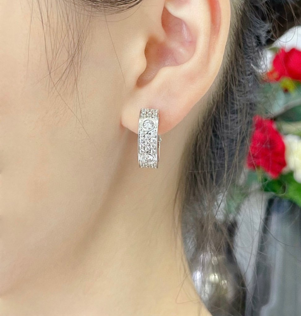 ¡®Star¡¯LOVE 5.5MM DIAMOND PAVED EARRINGS
