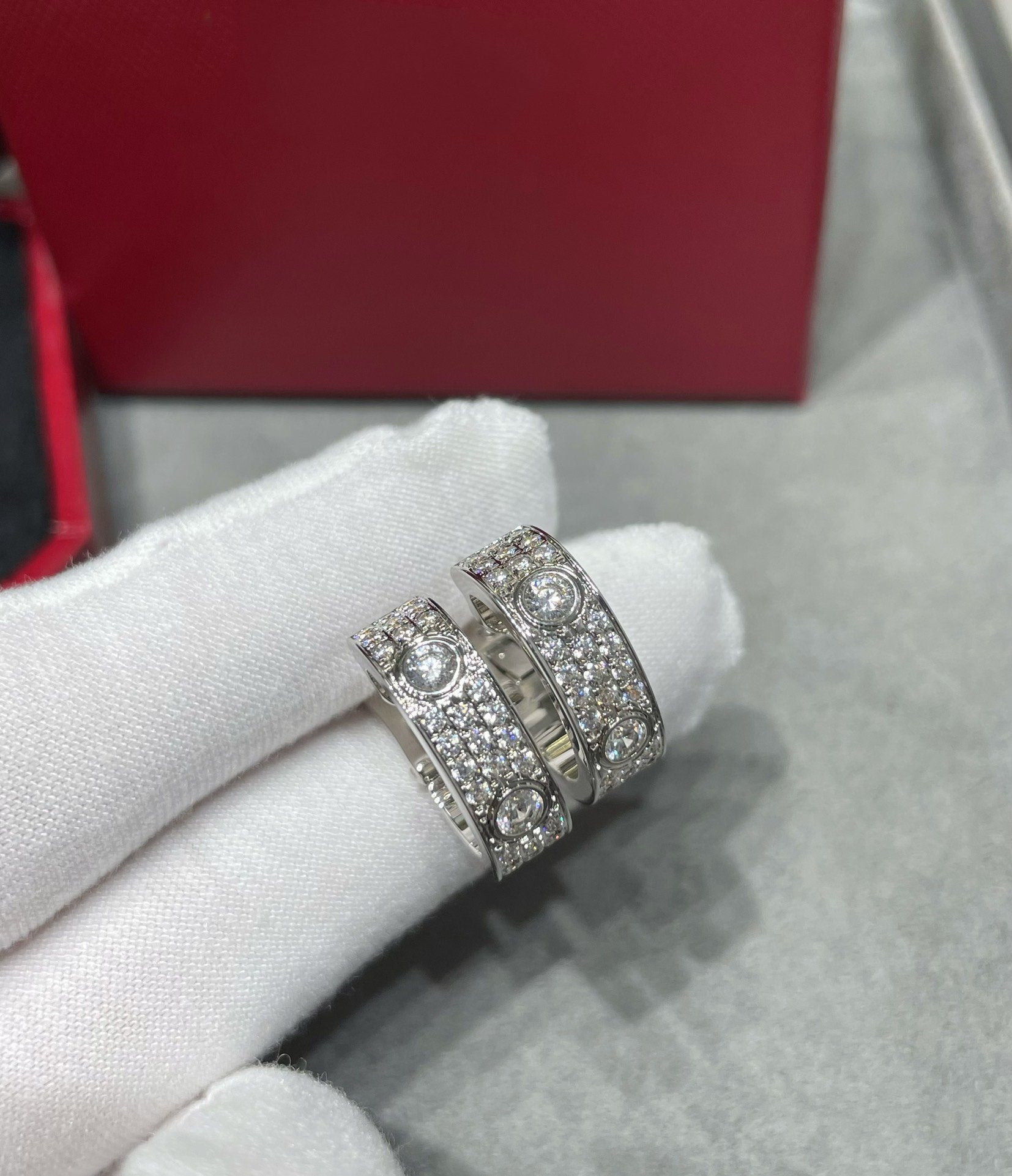 ¡®Star¡¯LOVE 5.5MM DIAMOND PAVED EARRINGS