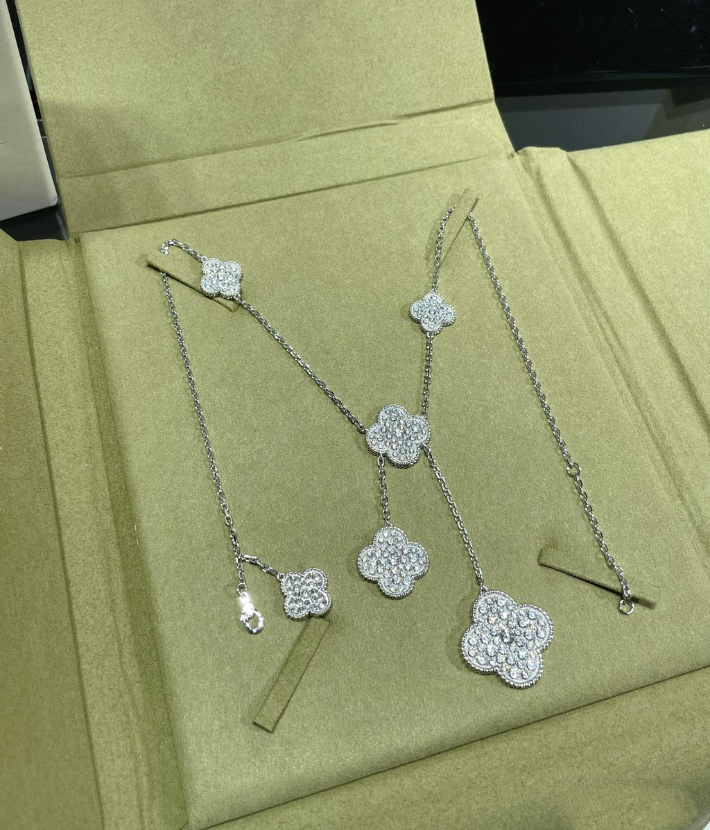 ¡®Star¡¯CLOVER 6 MOTIF DIAMOND PAVED NECKLACE