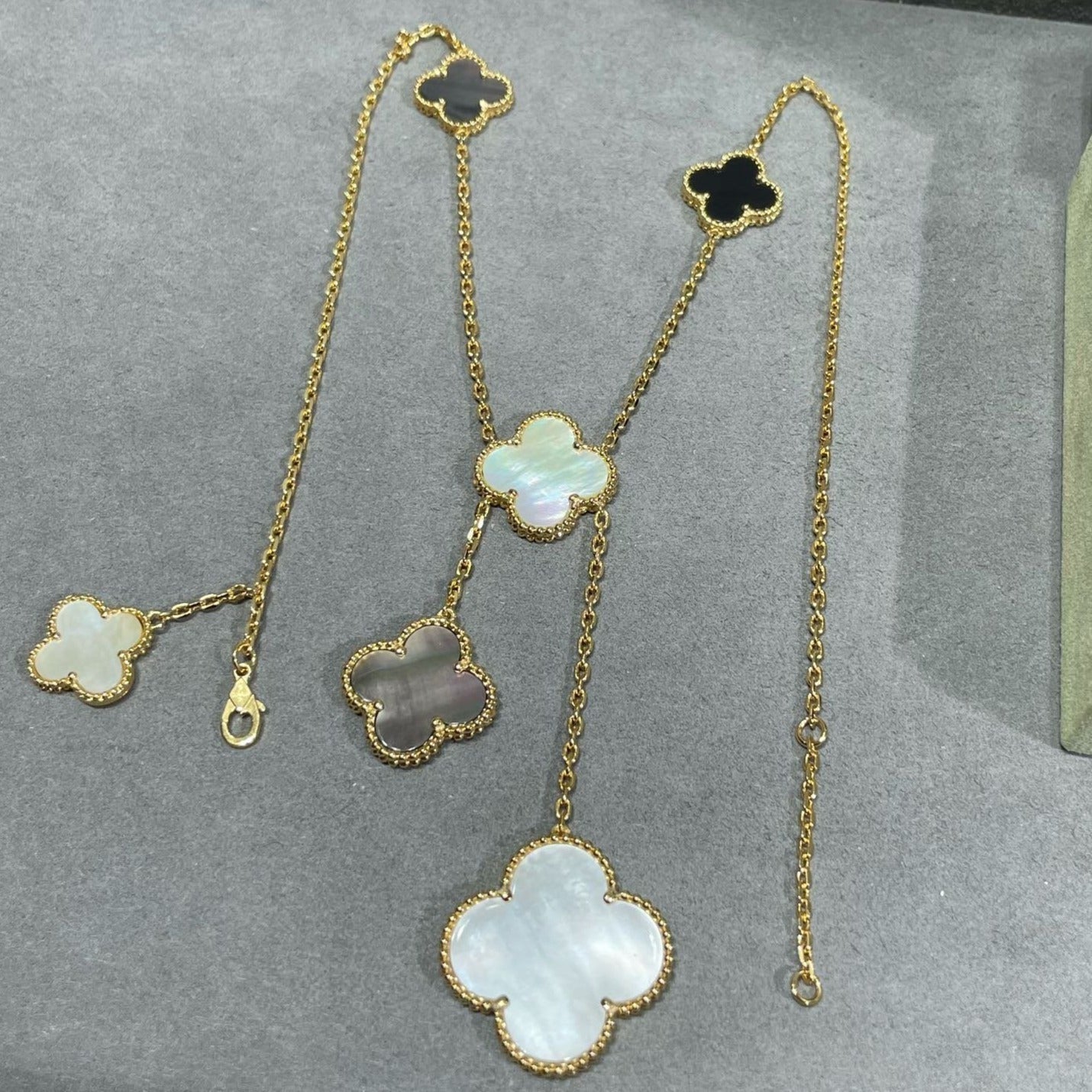 ¡®Star¡¯CLOVER 6 MOTIF MOP ONYX GOLD NECKLACE