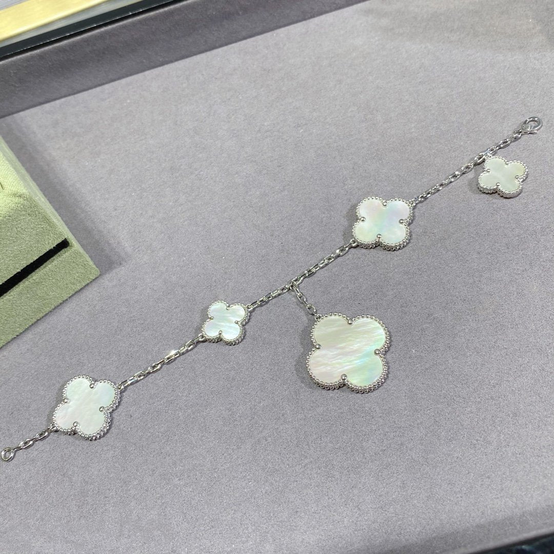 ¡®Star¡¯CLOVER 5 MOTIF WHITE MOP SILVER BRACELET