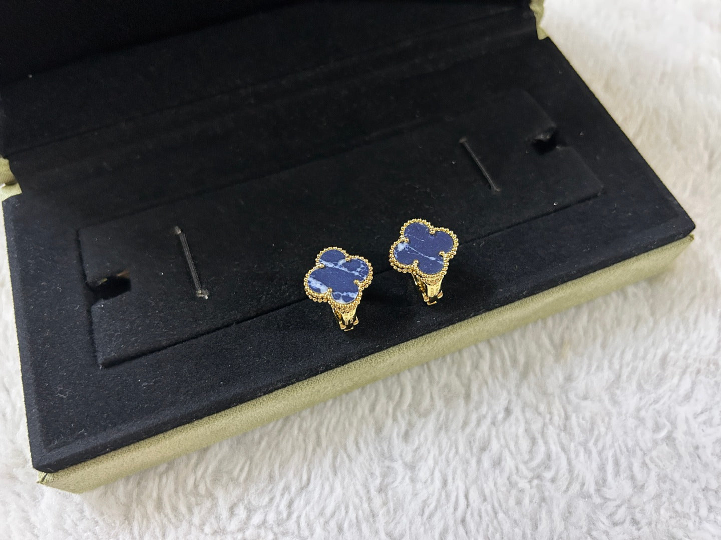 ¡®Star¡¯CLOVER PIETERSITE MEDIUM STUD EARRINGS