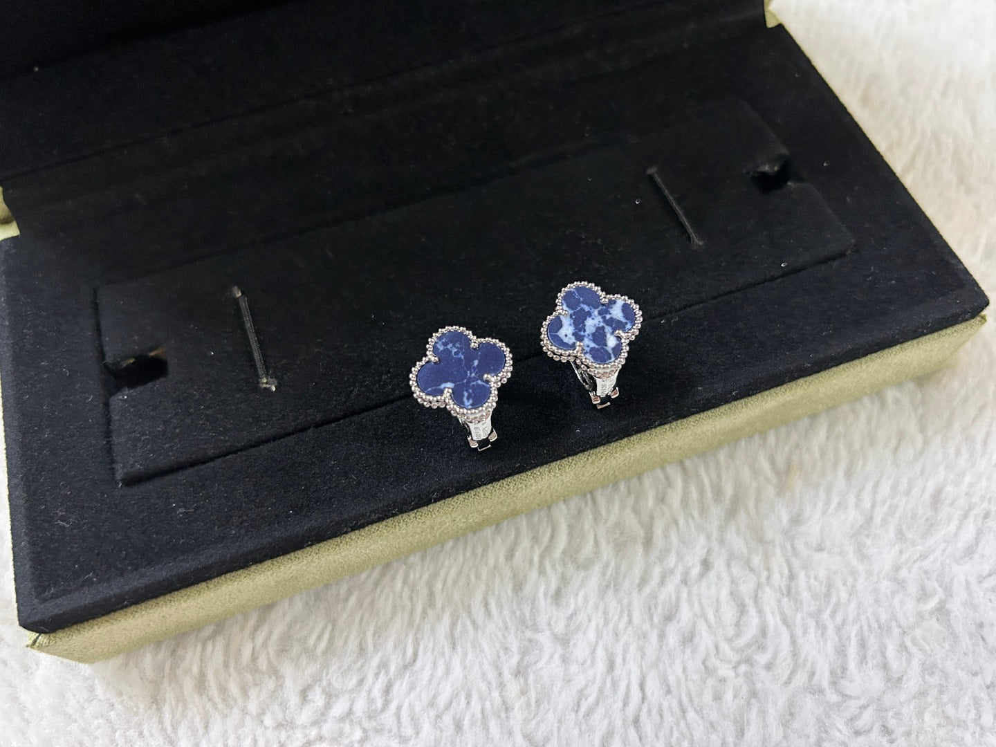 ¡®Star¡¯CLOVER PIETERSITE MEDIUM STUD EARRINGS