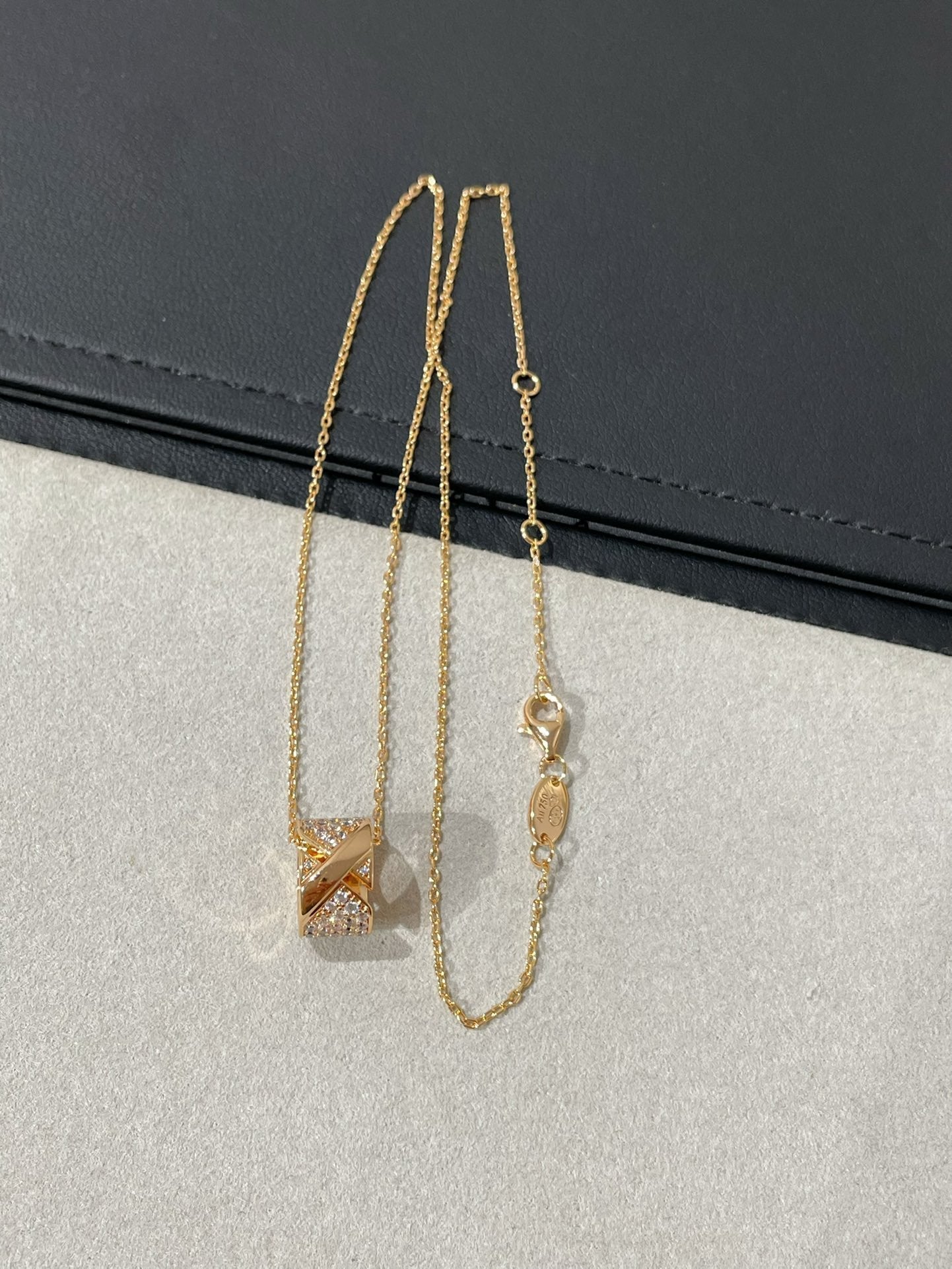 ¡®Star¡¯LIENS EVIDENCE DIAMOND PAVED NECKLACE
