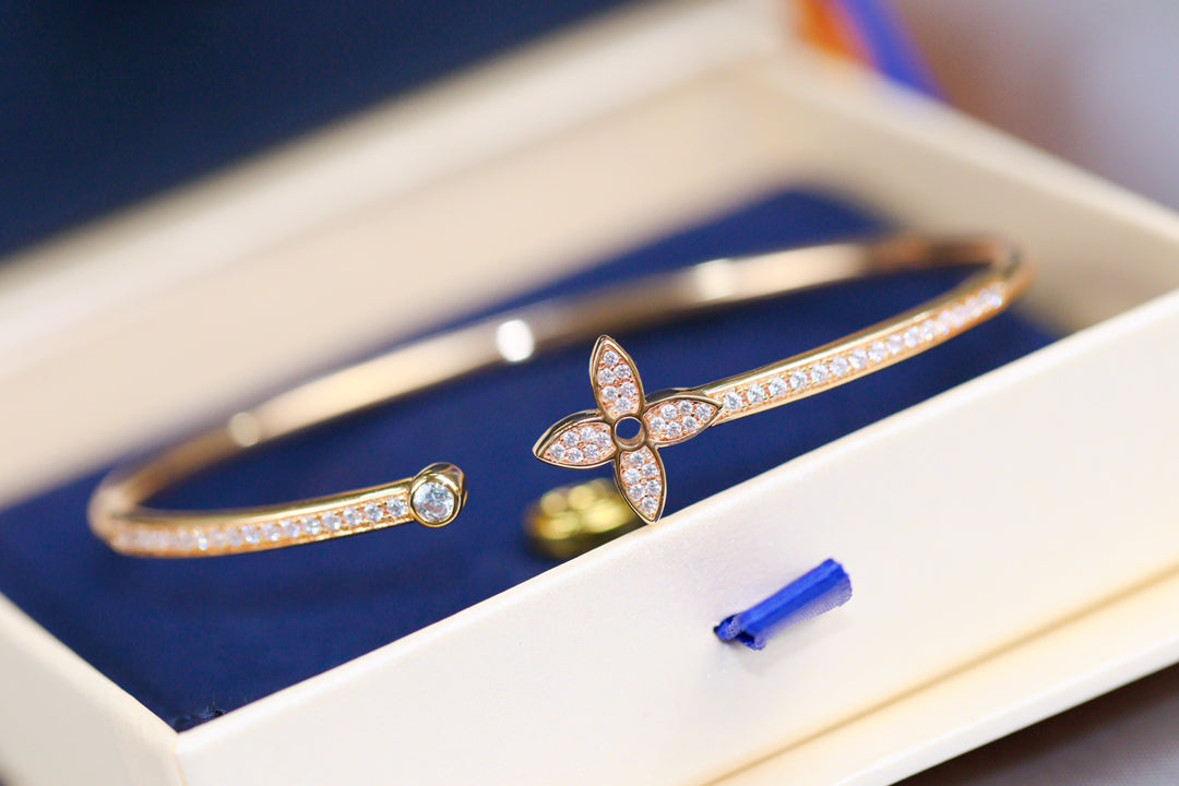 ¡®Star¡¯IDYLLE PINK GOLD OPEN BRACELET DIAMOND PAVED