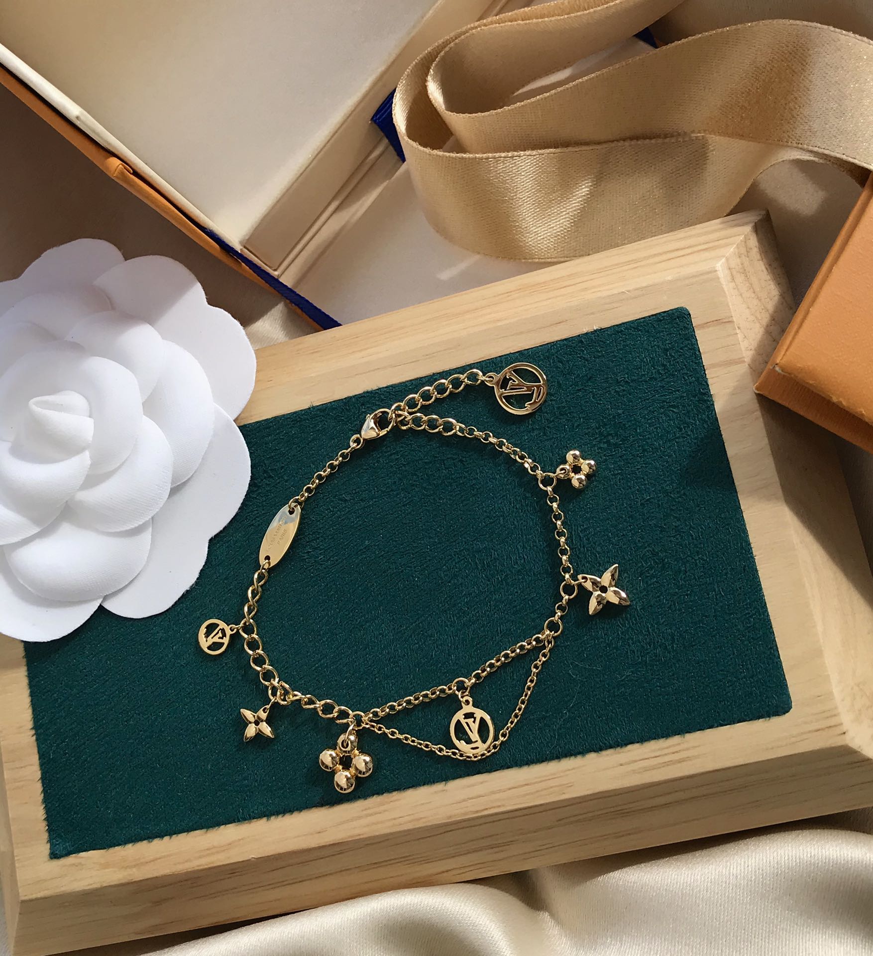 ¡®Star¡¯BLOOMING PINK GOLD MOP BRACELET