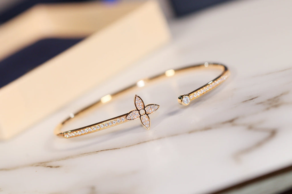 ¡®Star¡¯IDYLLE GOLD OPEN BRACELET DIAMOND PAVED