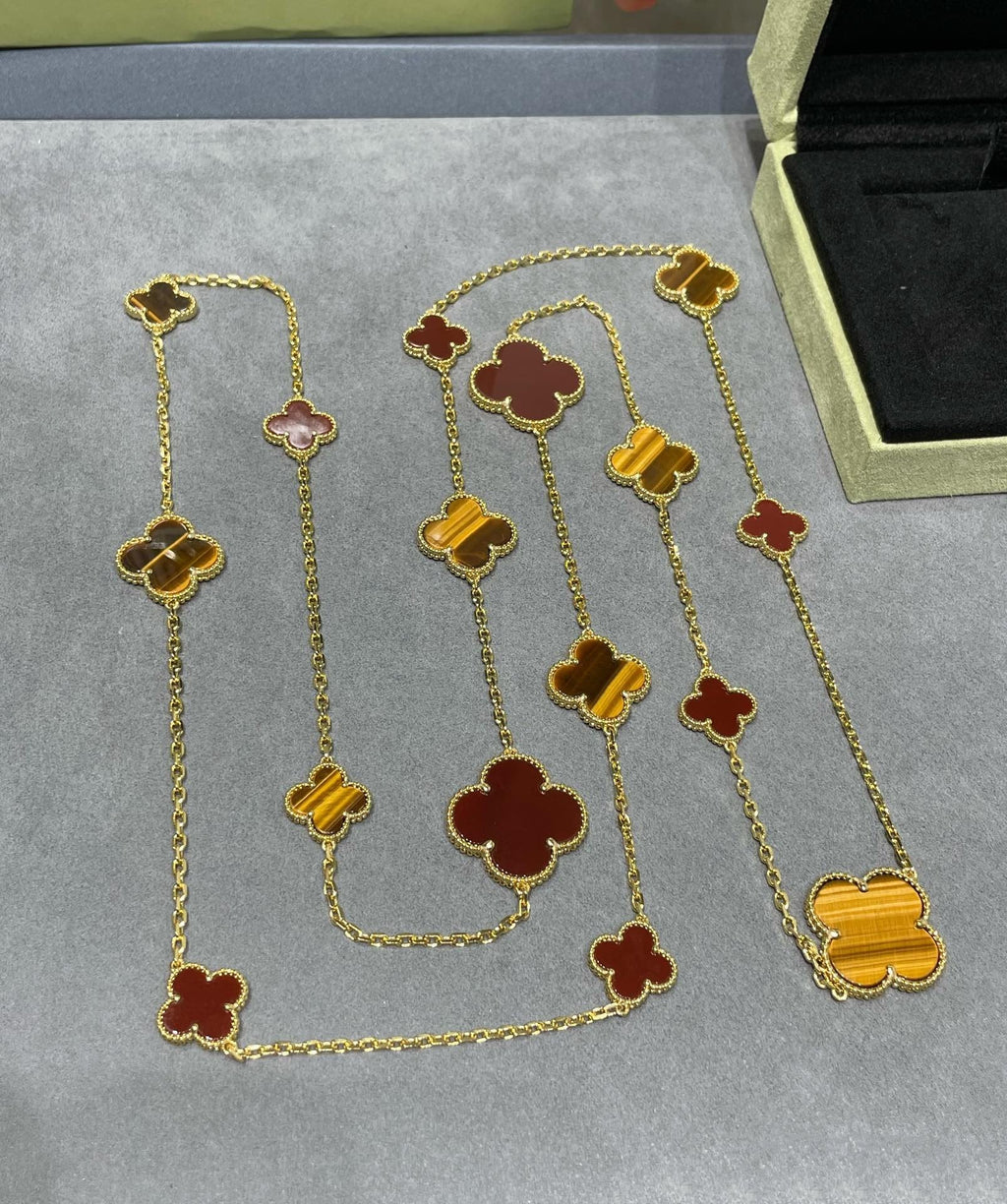 ¡®Star¡¯CLOVER 16 MOTIF CARNELIAN TIGER EYE ROSE GOLD NECKLACE
