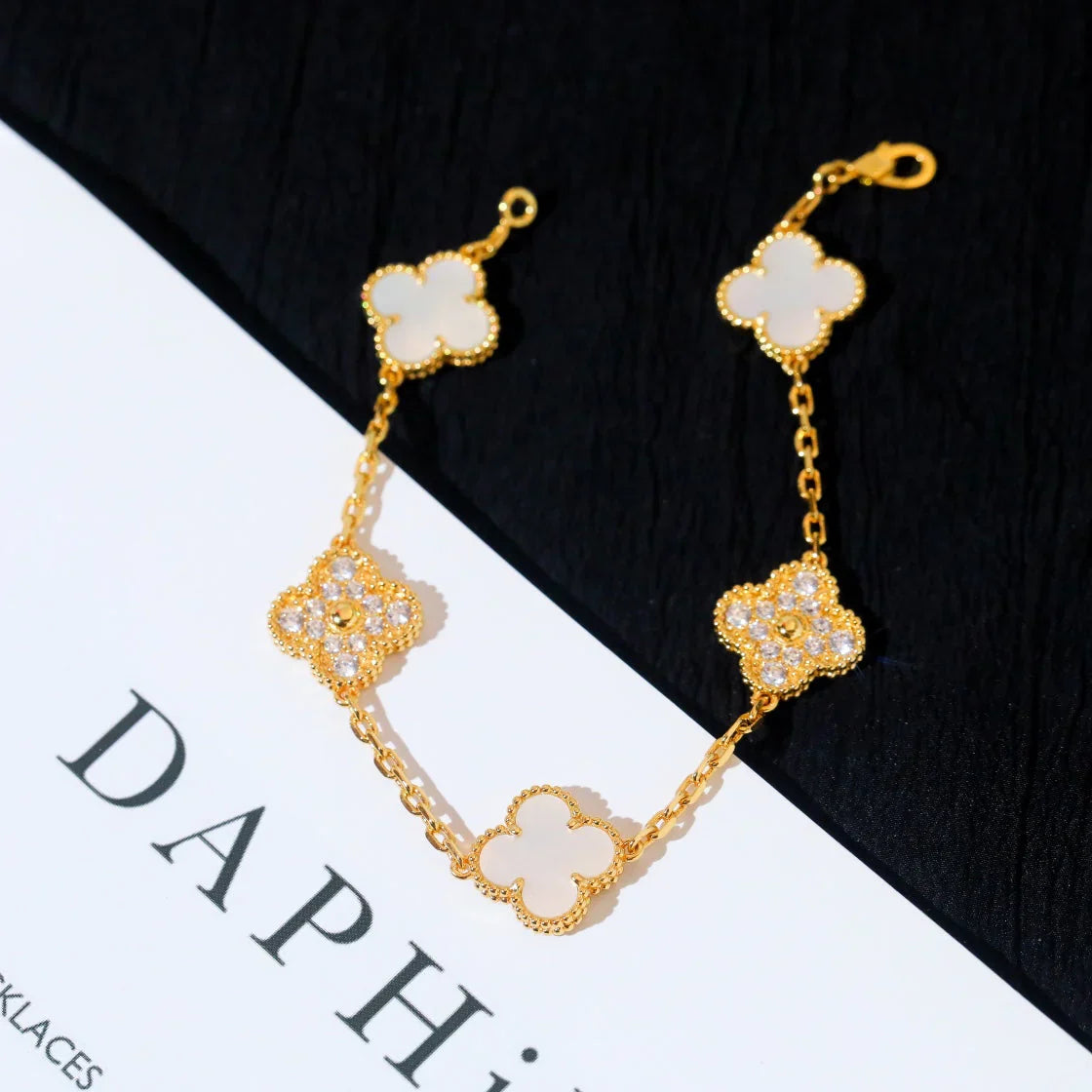 [Star]New CLOVER WHITE PEARL MOP 5 MOTIF BRACELET COLLECTION