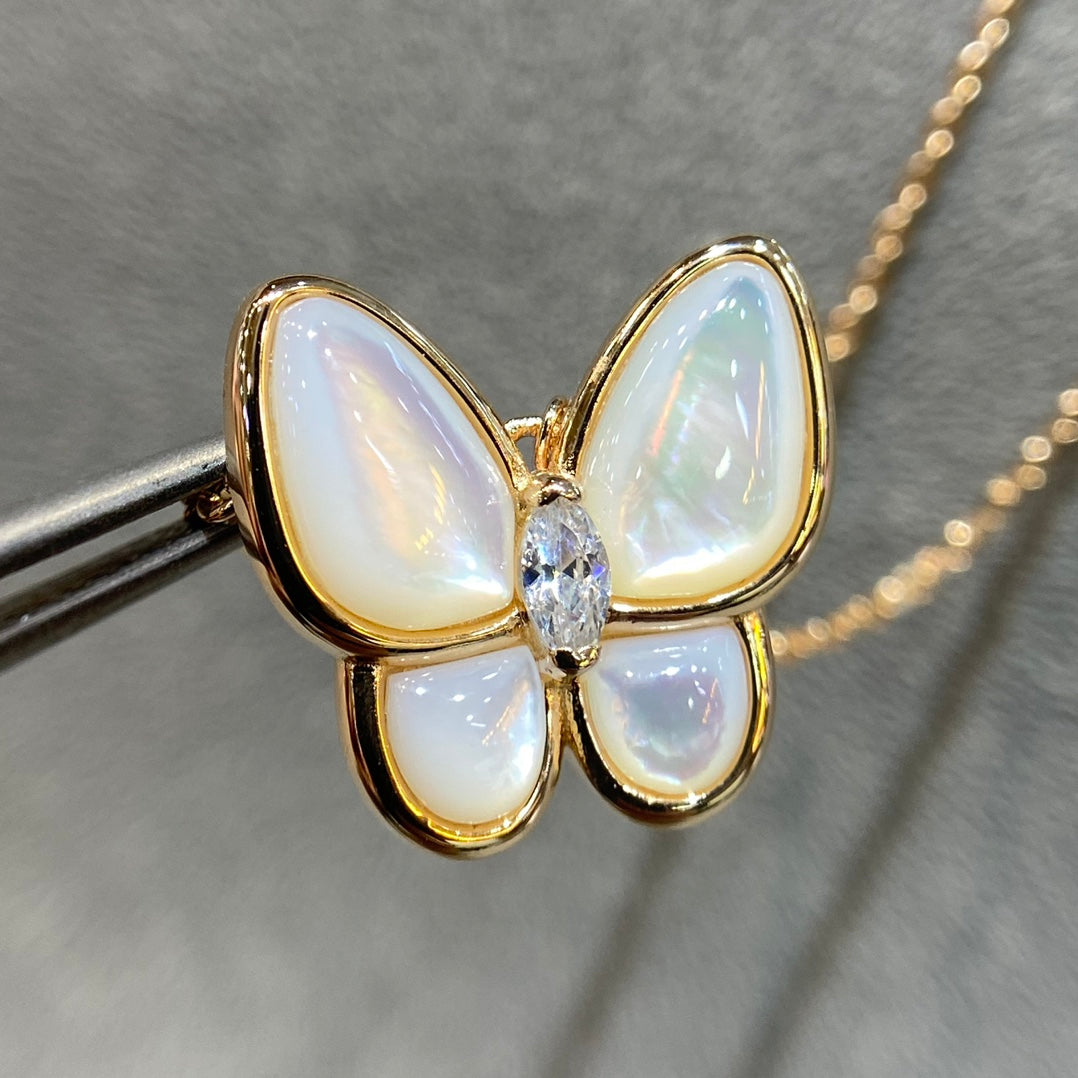 ¡®Star¡¯BUTTERFLY MOP DIAMOND NECKLACE