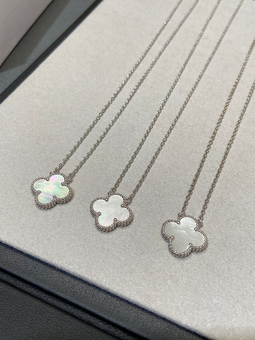 ¡®Star¡¯CLOVER MEDIUM SILVER WHITE MOP NECKLACE