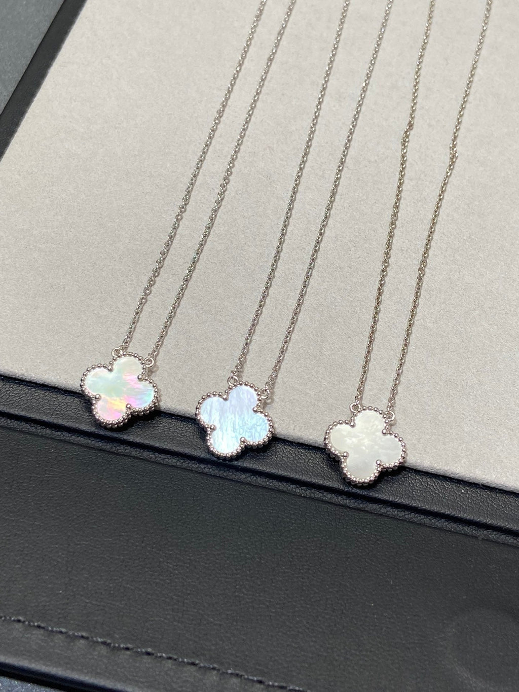 ¡®Star¡¯CLOVER MEDIUM SILVER WHITE MOP NECKLACE
