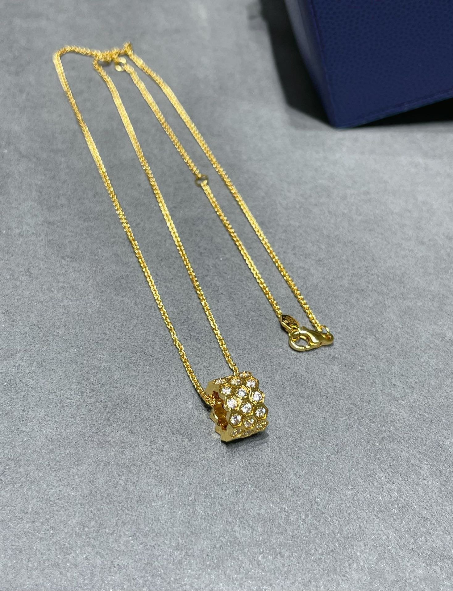 ¡®Star¡¯BEE LOVE DIAMOND PAVED 3 ROW NECKLACE