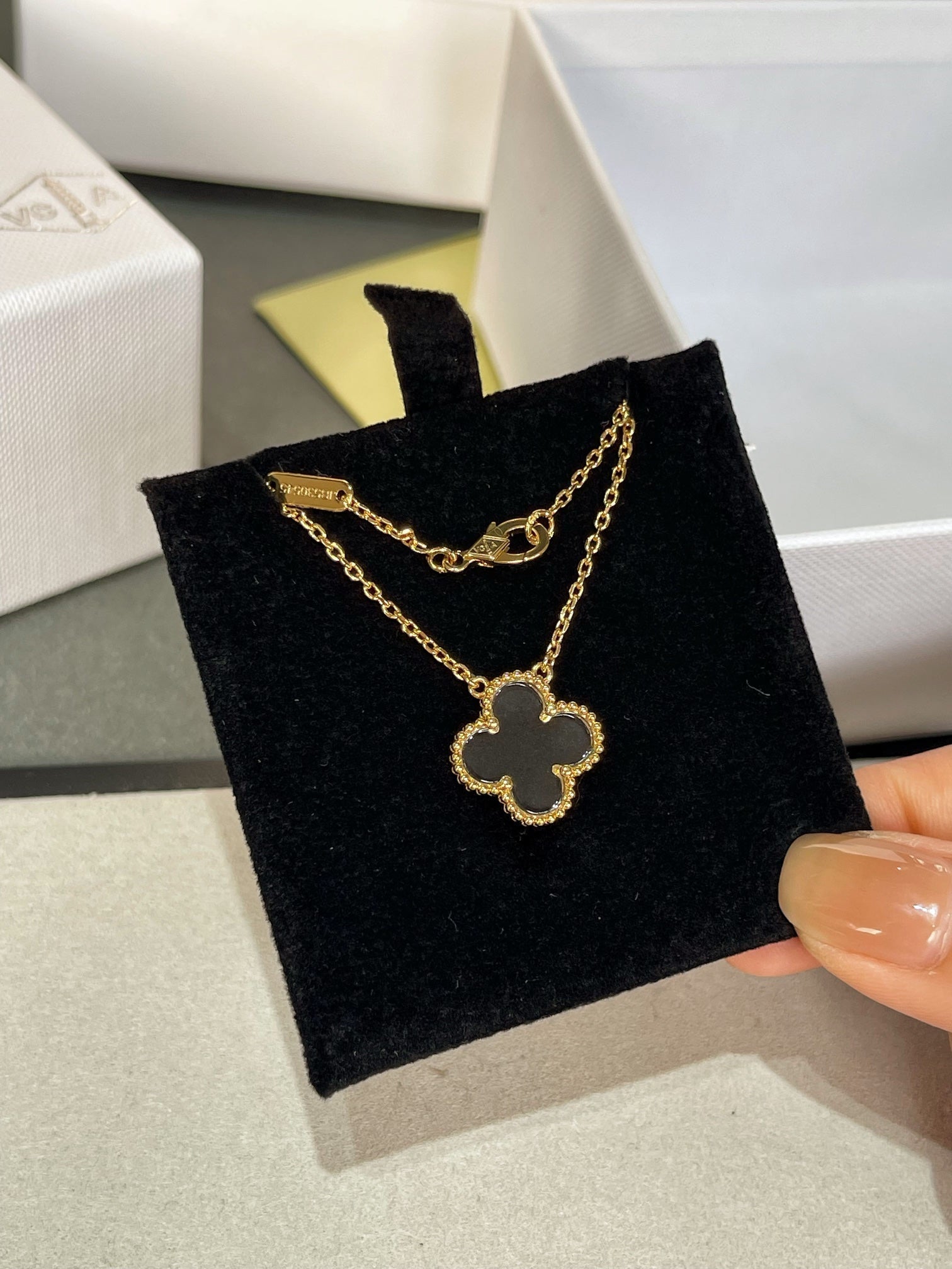 ¡®Star¡¯CLOVER ROCK CRYSTAL ROSE GOLD NECKLACE