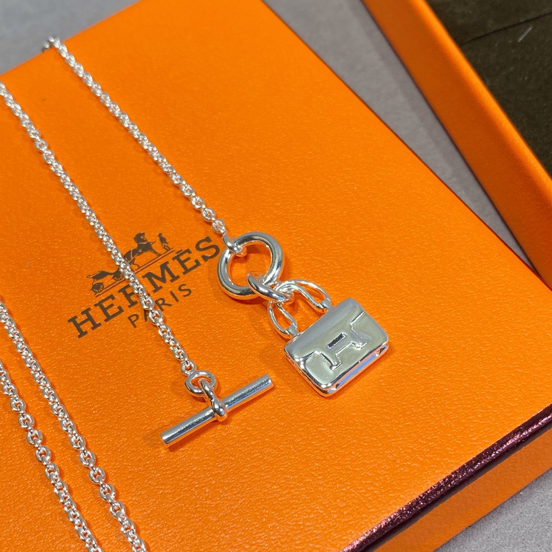 ¡®Star¡¯CONSTANCE PEDANT SILVER NECKLACE