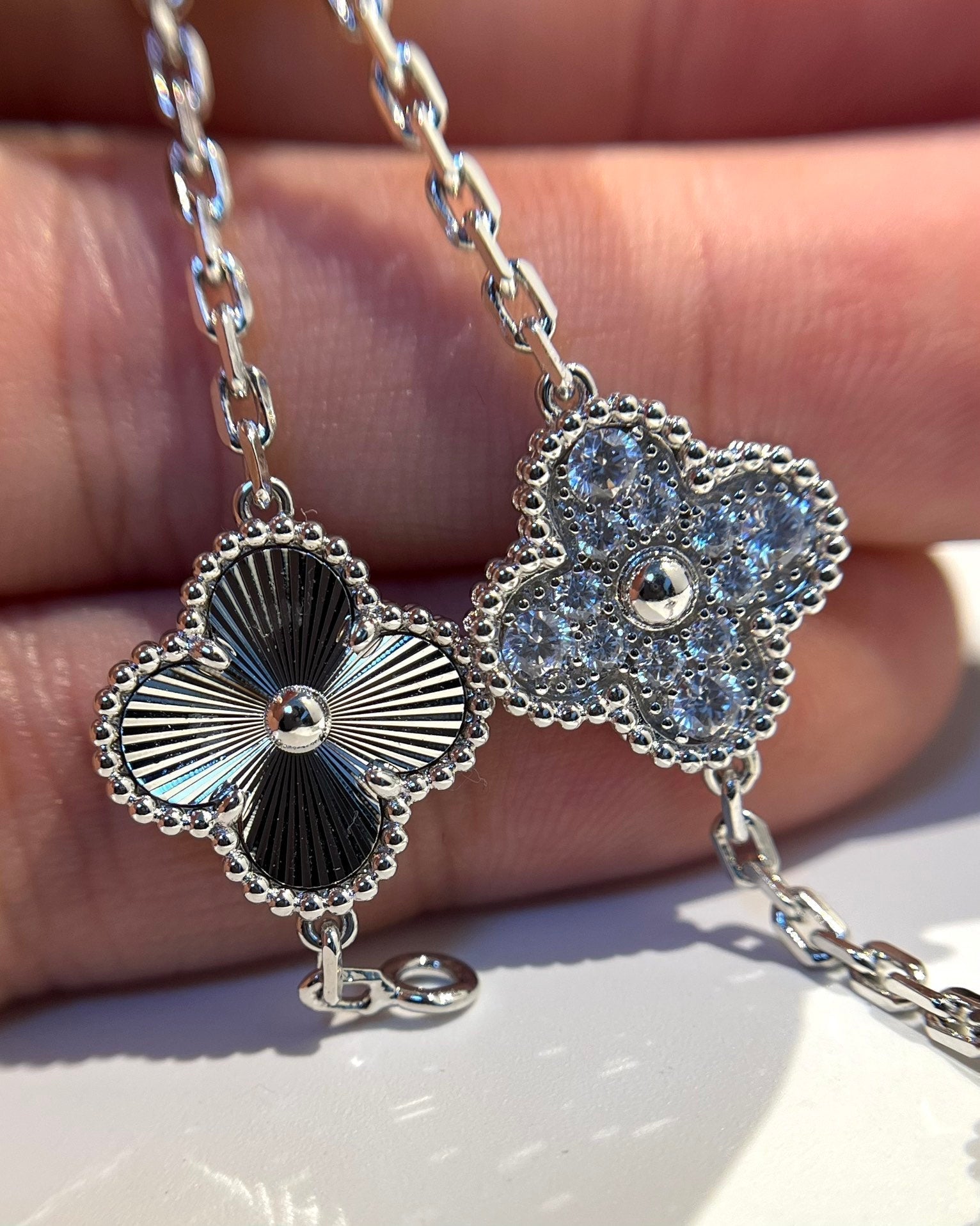 [Star]New  CLOVER 5 MOTIF LASER BRACELET COLLECTION