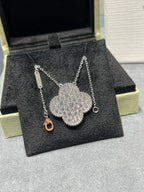 ¡®Star¡¯CLOVER 25MM LARGE PENDANT DIAMOND PAVED SILVER NECKLACE