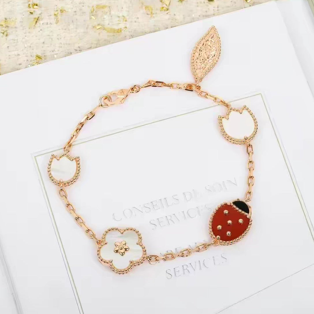 ¡®Star¡¯LUCKY SPRING 5 MOTIF BRACELET