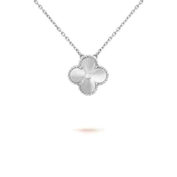 ¡®Star¡¯CLOVER  15MM DIAMOND LASER NECKLACE SILVER