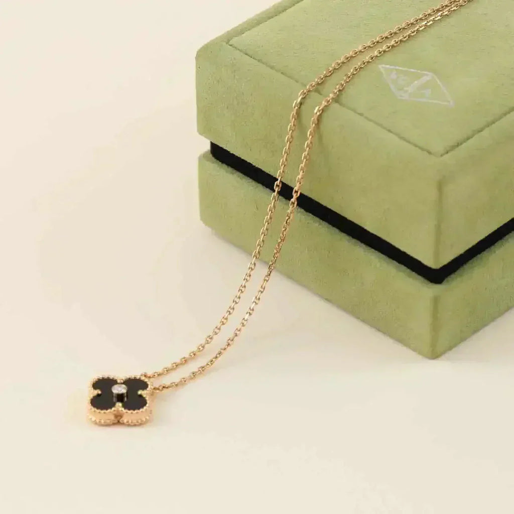 ¡®Star¡¯CLOVER 15MM DIAMOND ONYX NECKLACE