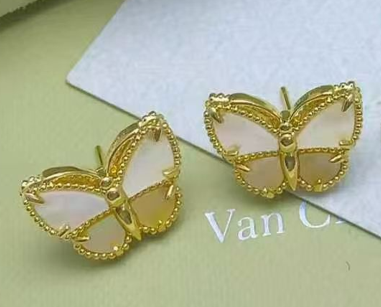 [Moco ] 26 NEW CLOVER LUCKY LIGHT YELLOW AND WHITE SET
