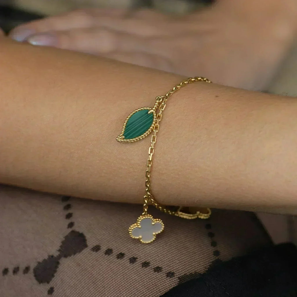 ¡®Star¡¯LUCKY SPRING 5 MOTIF GOLD BRACELET