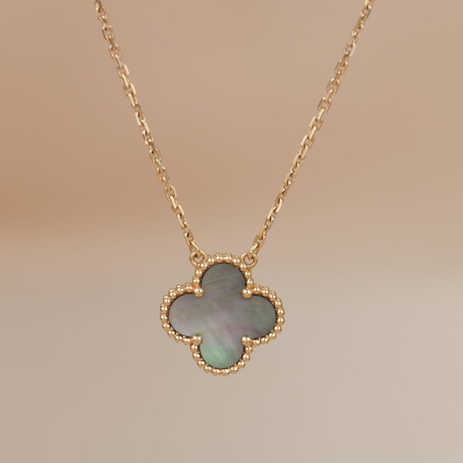 ¡®Star¡¯CLOVER 15MM  GRAY MOTHER OF PEARL NECKLACE