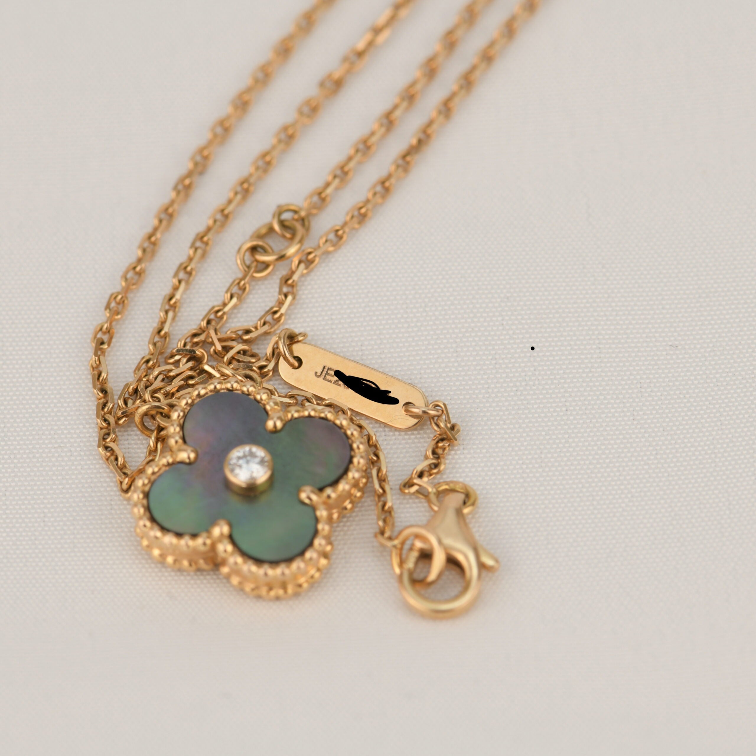 ¡®Star¡¯CLOVER 15MM DIAMOND AND MOTHER-OF-GREY NECKLACE