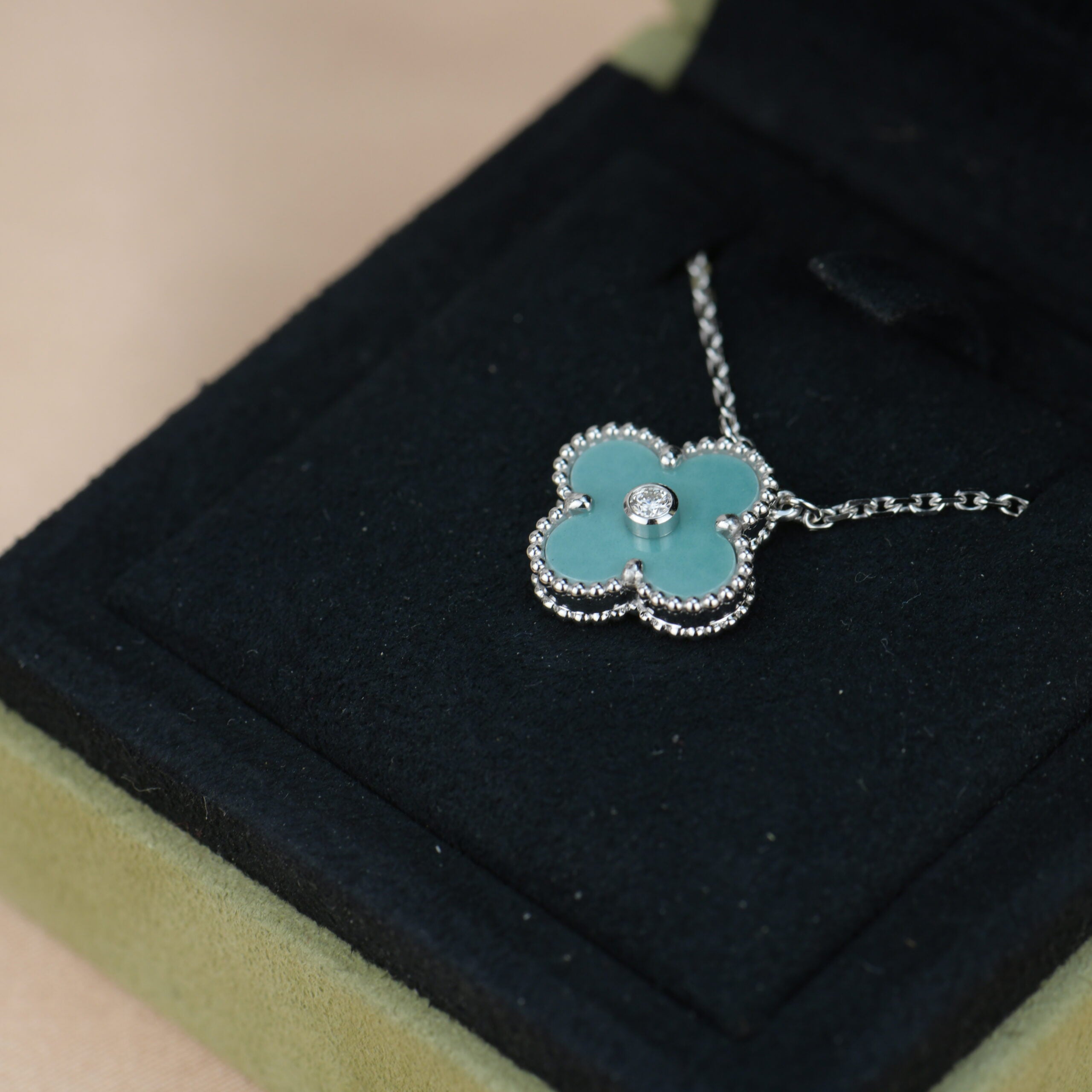 ¡®Star¡¯CLOVER 15MM DIAMOND SVRES PORCELAIN  NECKLACE SILVER