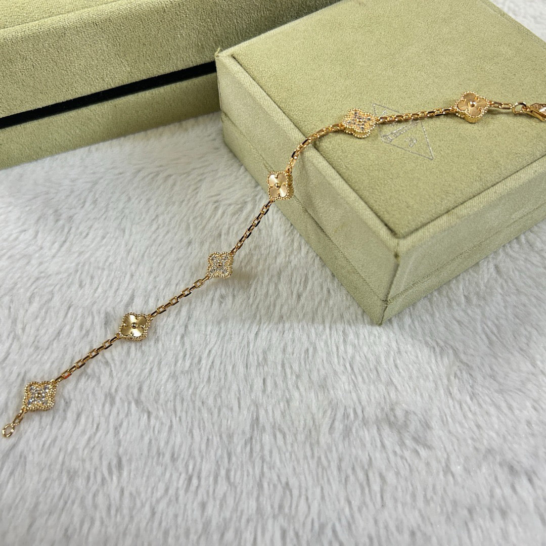 [¡®Star¡¯]CLOVER 6 MOTIF DIAMOND LASER BRACELET
