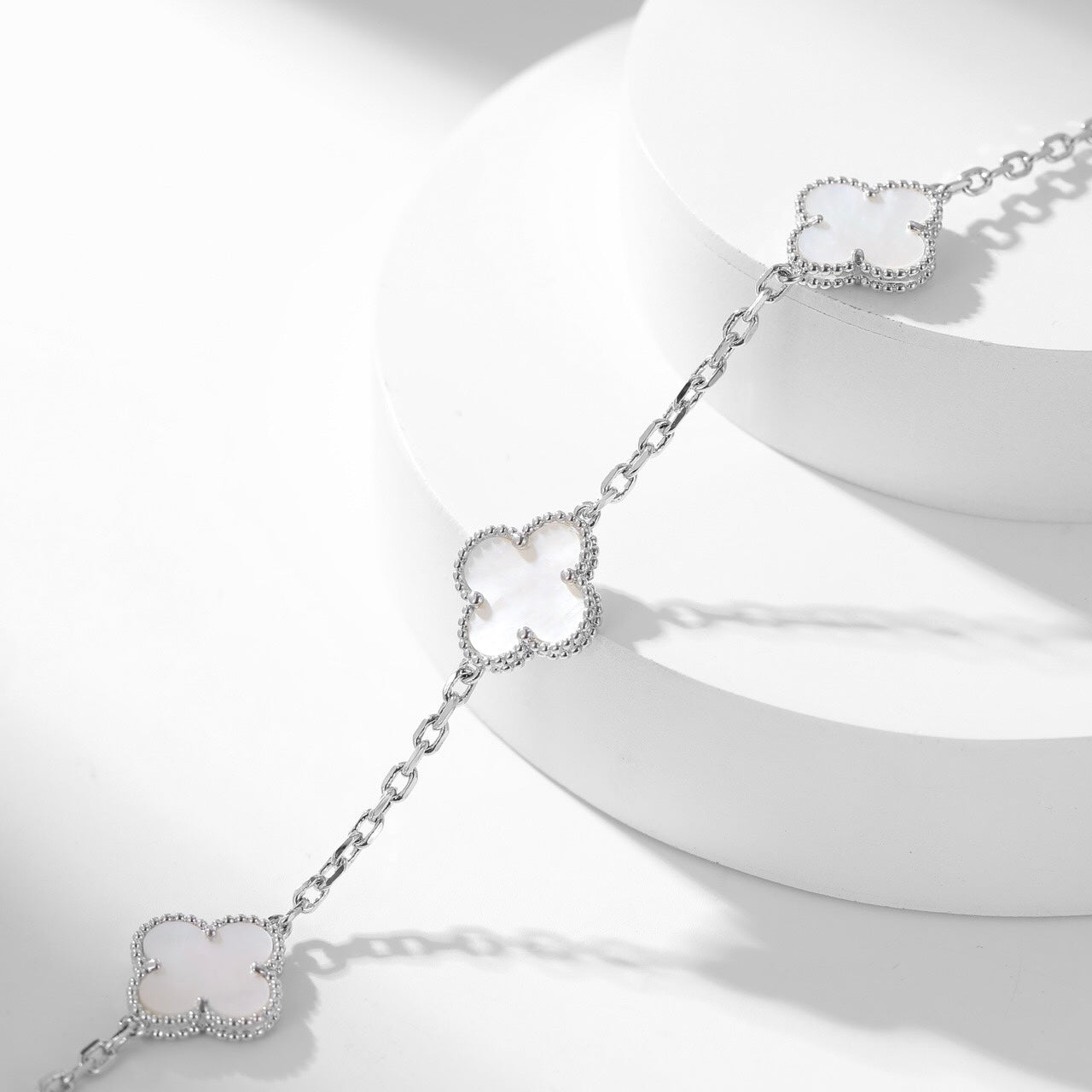 ¡®Star¡¯CLOVER 10 MOTIFS WHITE MOTHER OF PEARL NECKLACE