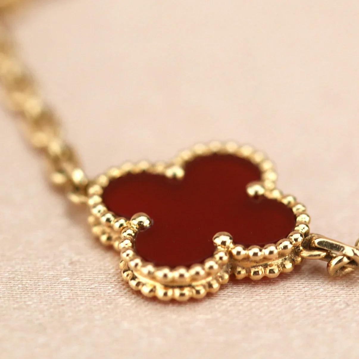 [Star]New  CLOVER 5 MOTIF RED CORNELIAN BRACELET COLLECTION