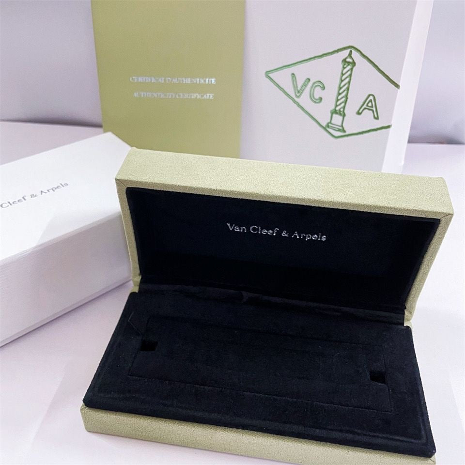 ¡®Star¡¯VA CLOVER BRACELET NECKLACE RING BOX GIFT BAG