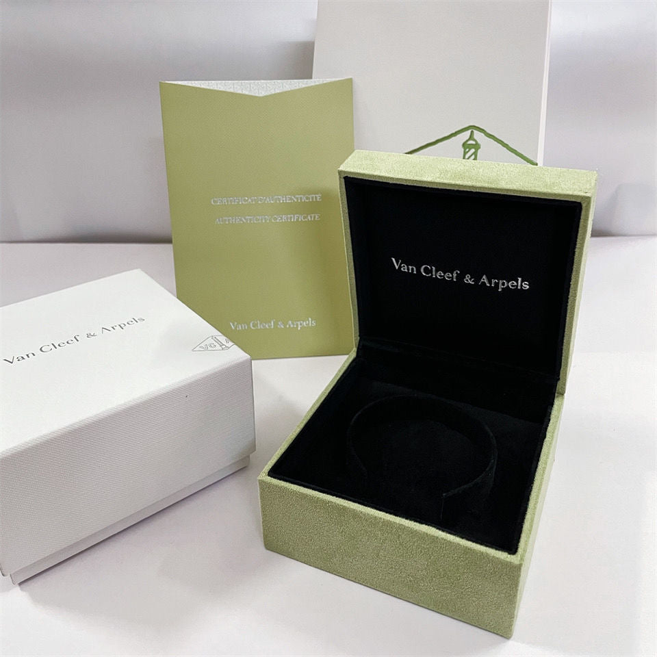 ¡®Star¡¯VA CLOVER BRACELET NECKLACE RING BOX GIFT BAG