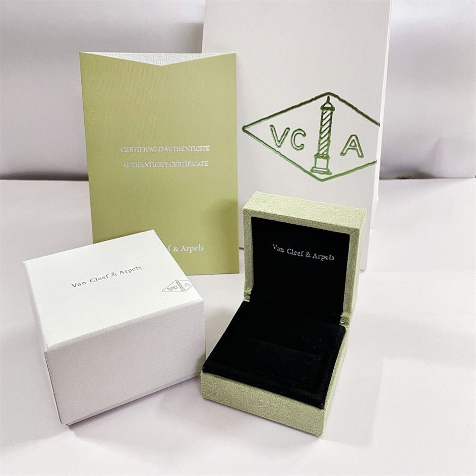 ¡®Star¡¯VA CLOVER BRACELET NECKLACE RING BOX GIFT BAG