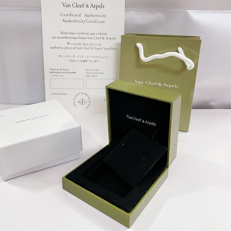 ¡®Star¡¯VA CLOVER BRACELET NECKLACE RING BOX GIFT BAG