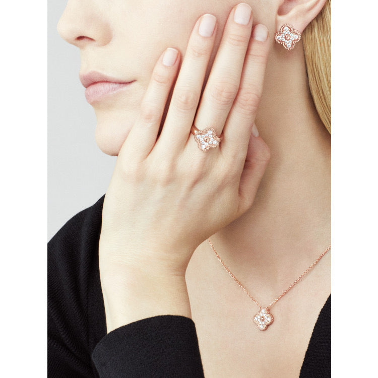 ¡®Star¡¯CLOVER 15MM DIAMOND SINGLE FLOWER NECKLACE