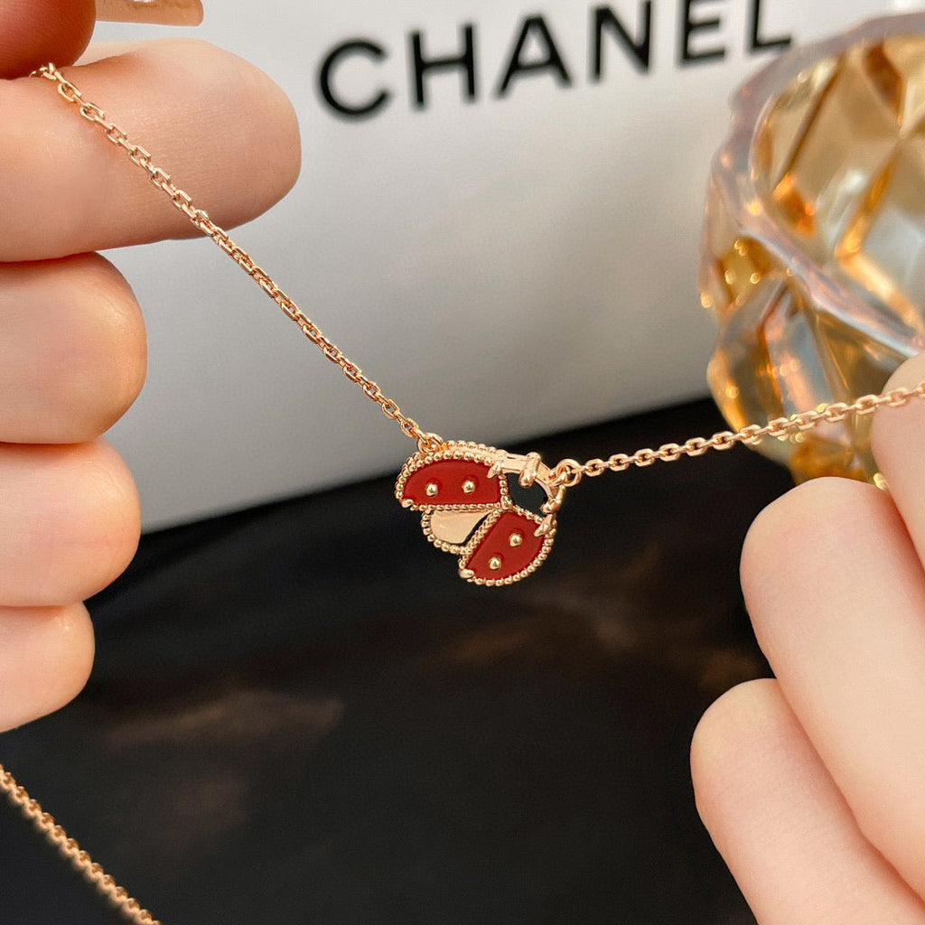 ¡®Star¡¯LUCKY  CARNELIANS LADYBUG NECKLACE