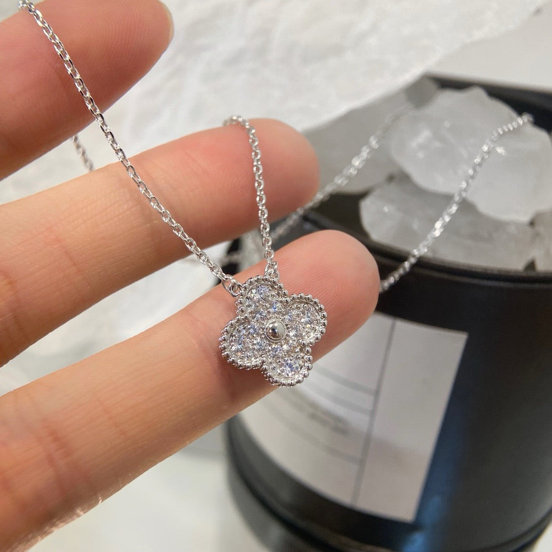 ¡®Star¡¯CLOVER 15MM DIAMOND SINGLE FLOWER NECKLACE