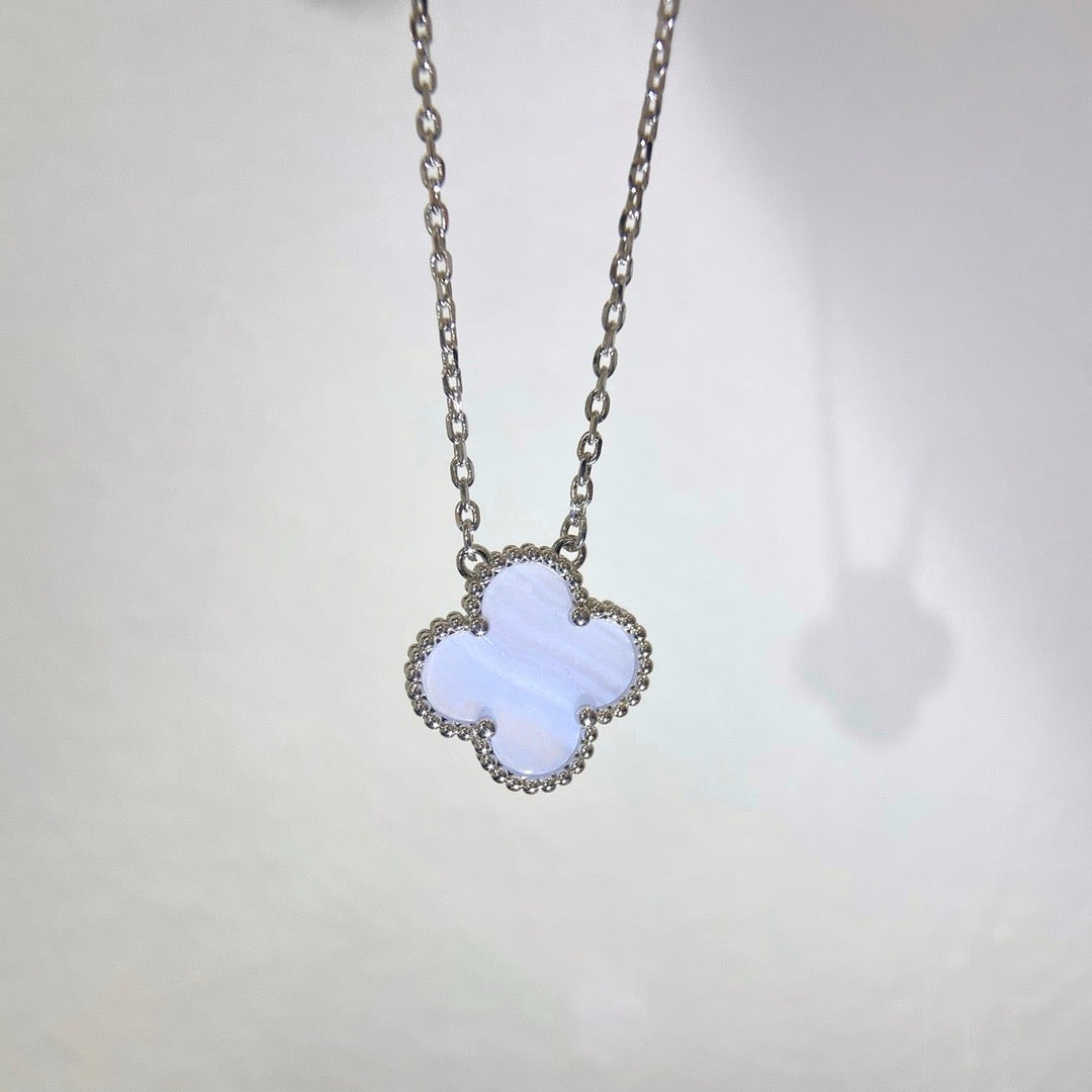 ¡®Star¡¯CLOVER 15MM BLUE CHALCEDONY NECKLACE SILVER