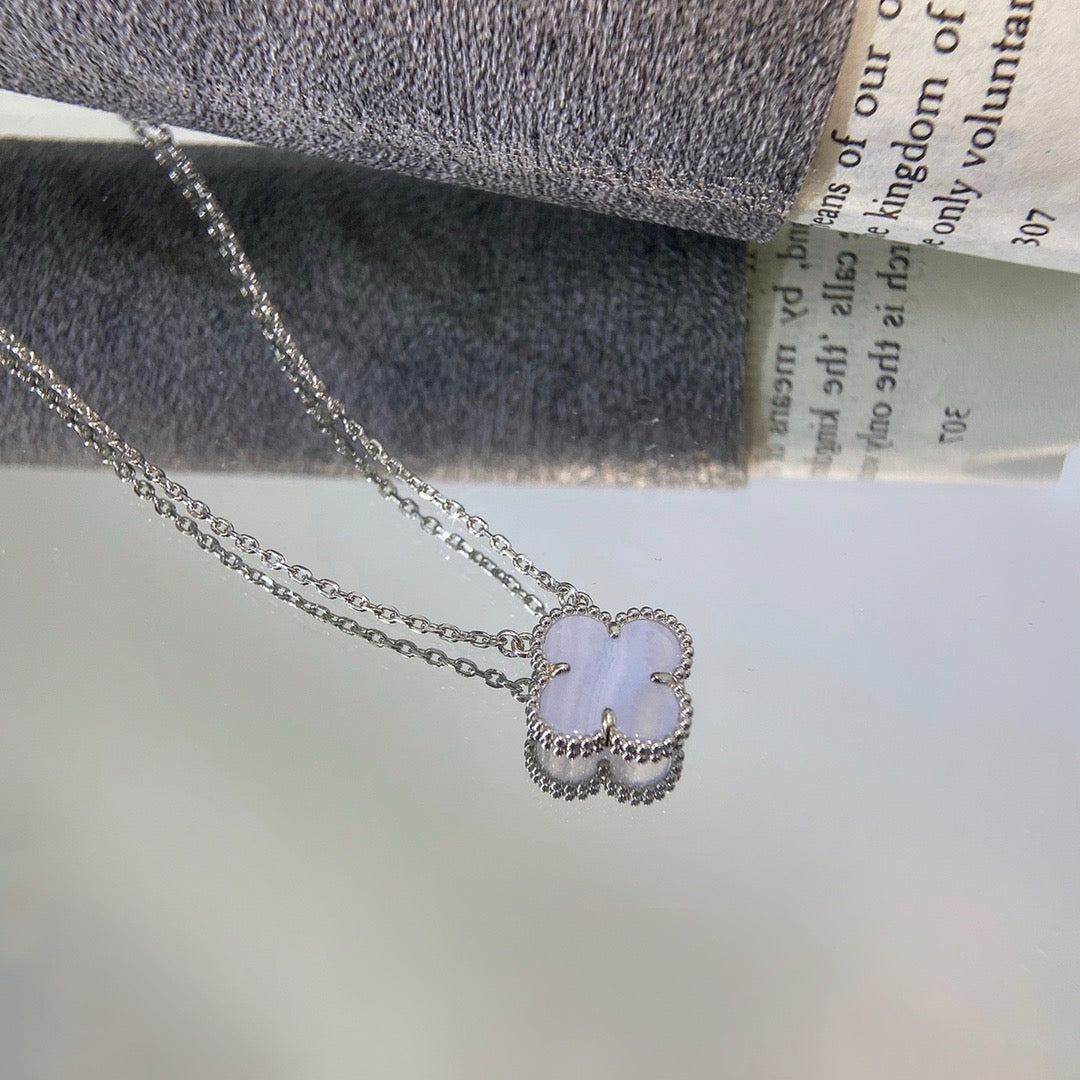 ¡®Star¡¯CLOVER 15MM BLUE CHALCEDONY NECKLACE SILVER