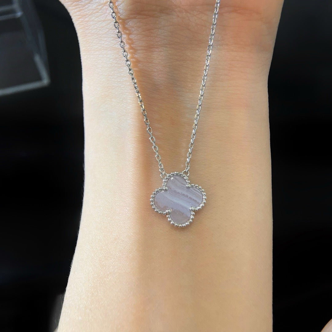 ¡®Star¡¯CLOVER 15MM BLUE CHALCEDONY NECKLACE SILVER