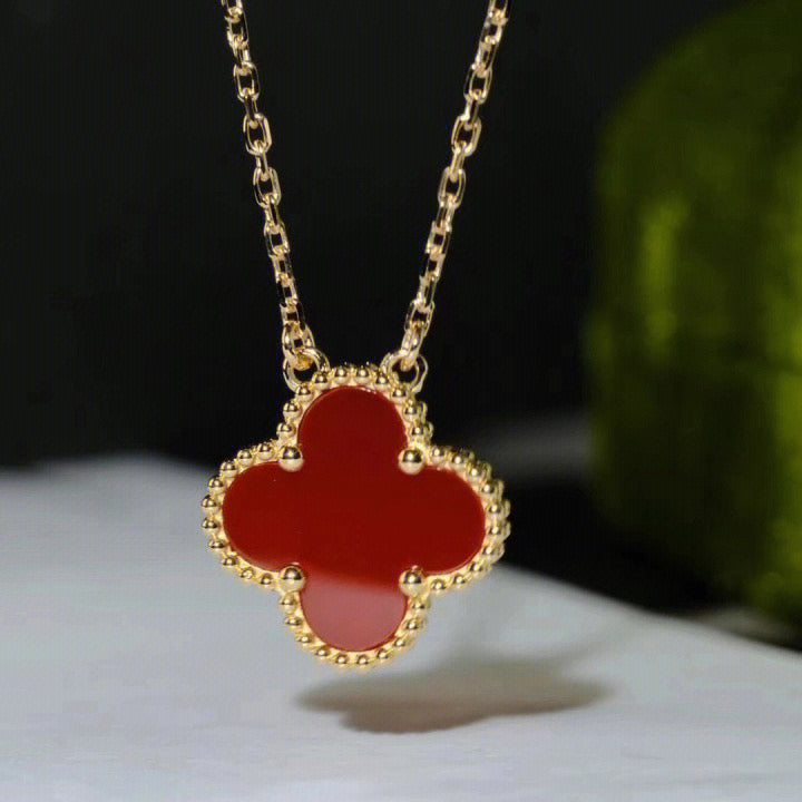 ¡®Star¡¯CLOVER 15MM CARNELIAN SINGLE FLOWER NECKLACE