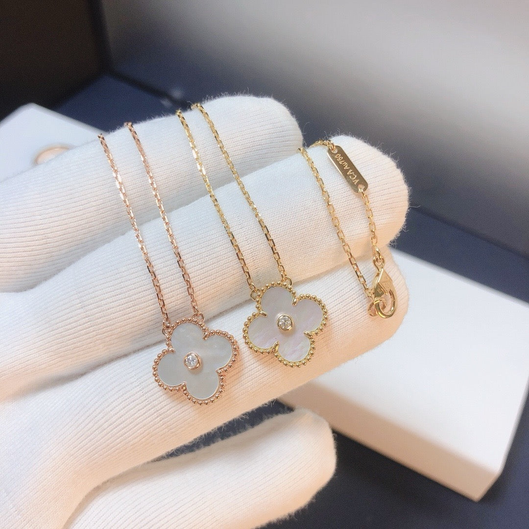 ¡®Star¡¯CLOVER 15MM DIAMOND WHITE FRITILLARIA NECKLACE