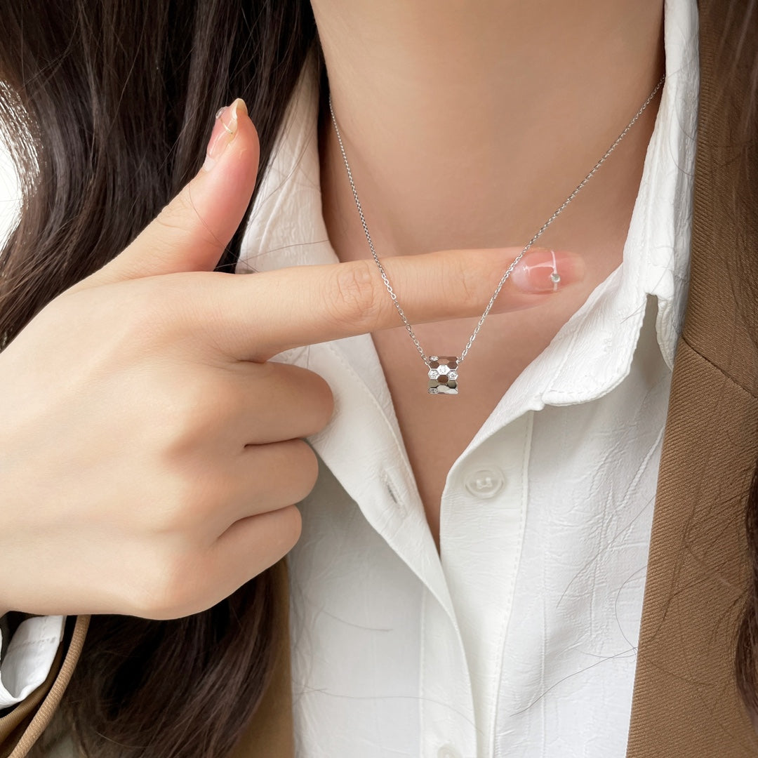 ¡®Star¡¯BEE MINI PEDANT DIAMOND NECKLACE