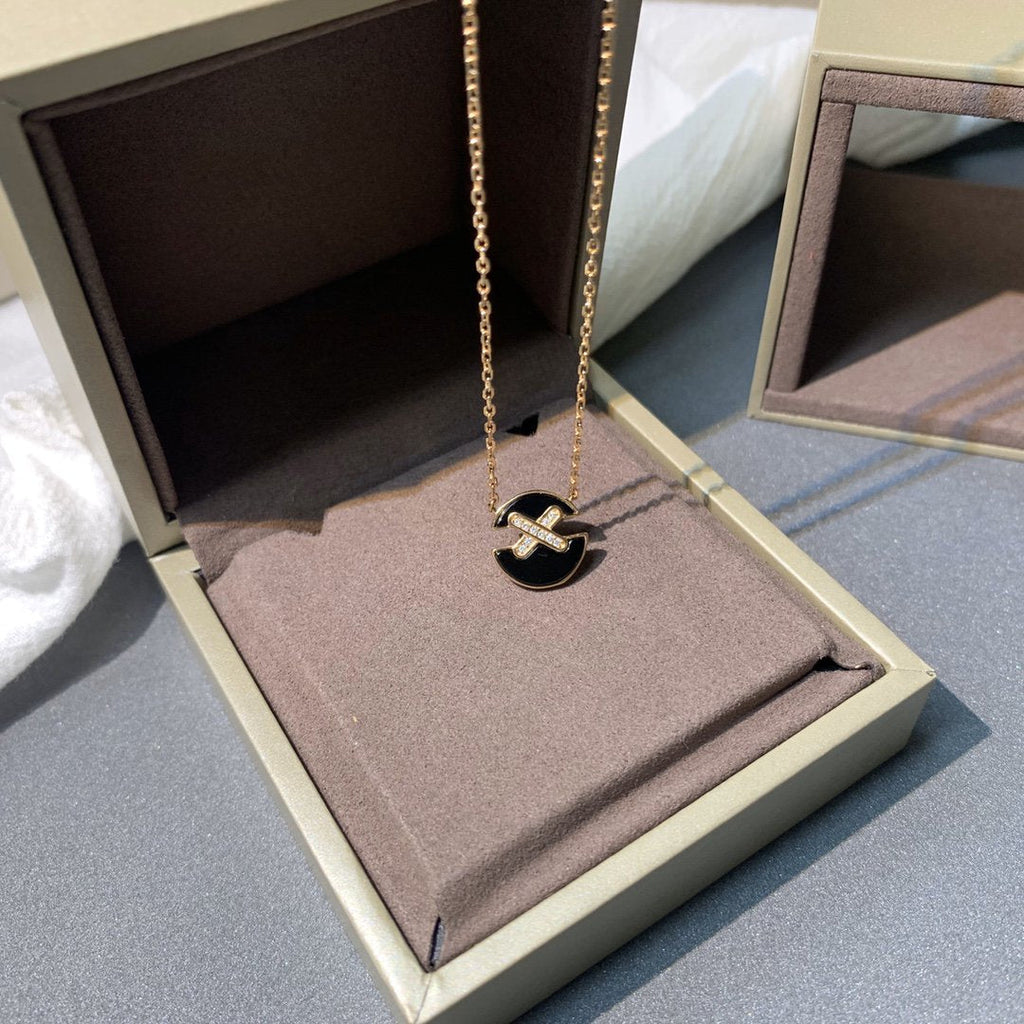¡®Star¡¯JEUX DE PINK GOLD DIAMOND NECKLACE