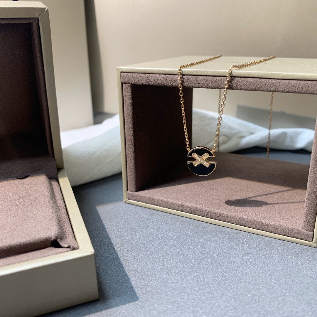 ¡®Star¡¯JEUX DE PINK GOLD DIAMOND NECKLACE
