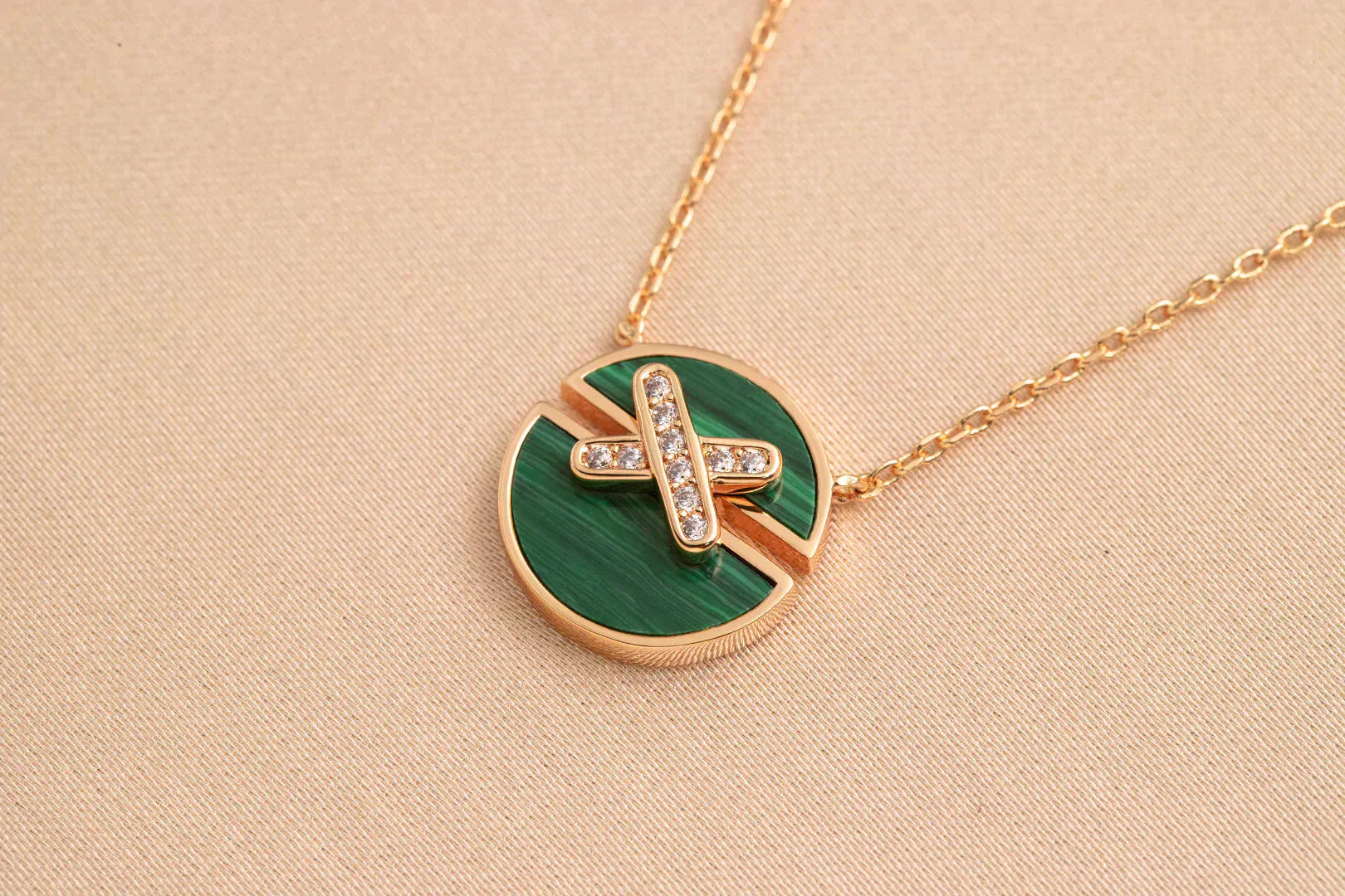 ¡®Star¡¯JEUX DE ROSE GOLD DIAMOND NECKLACE
