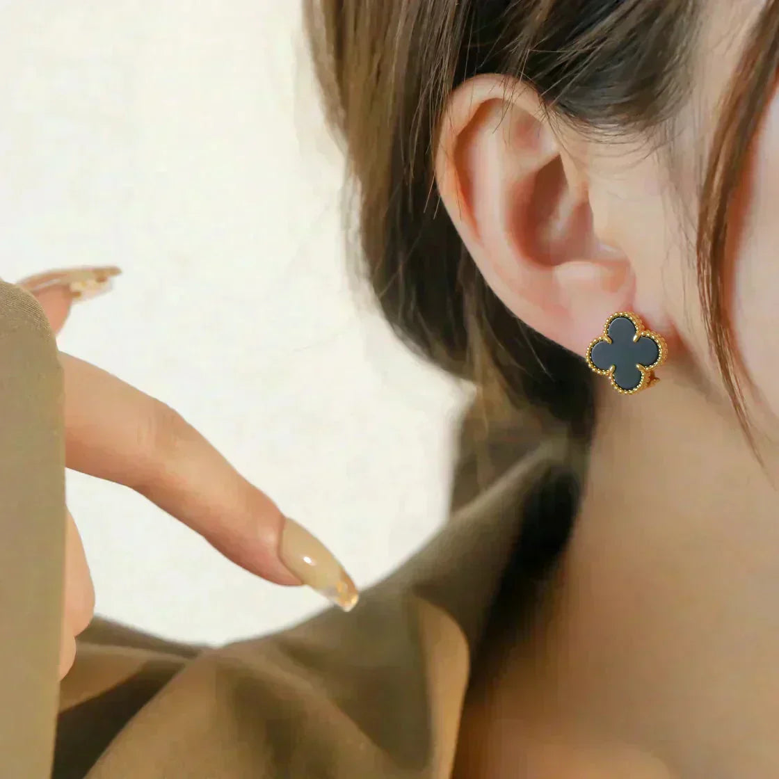 ¡®Star¡¯CLOVER MEDIUM 1 MOTIFS  ONYX STUD EARRINGS