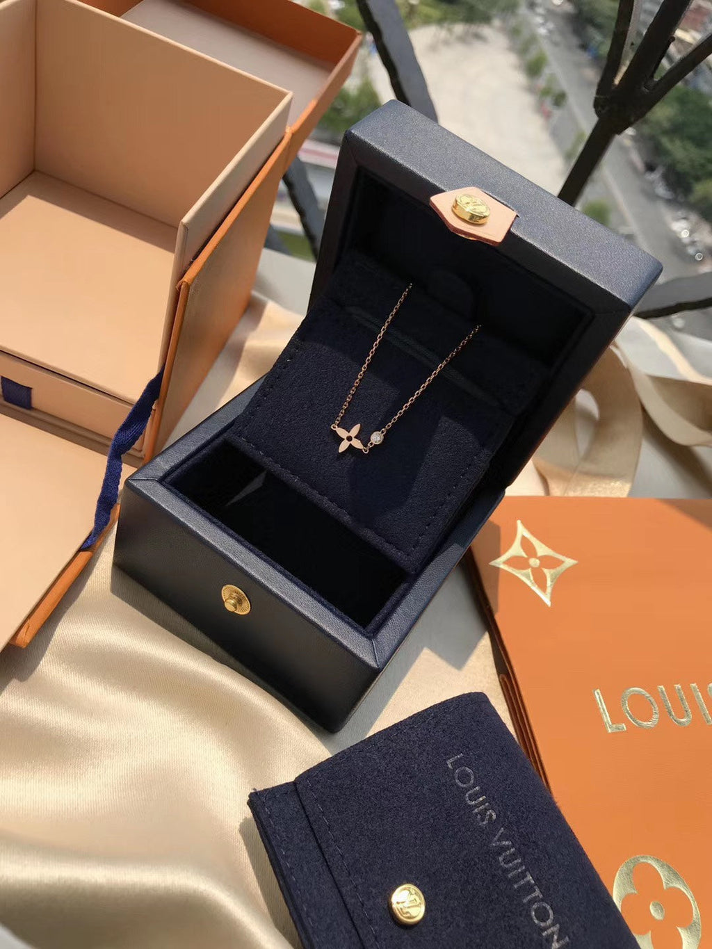 ¡®Star¡¯BLOSSOM PENDANT PINK GOLD AND DIAMOND